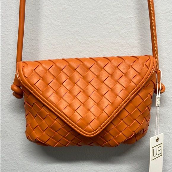 Urban Expressions | Woven Crossbody Bag - Picture 1 of 12